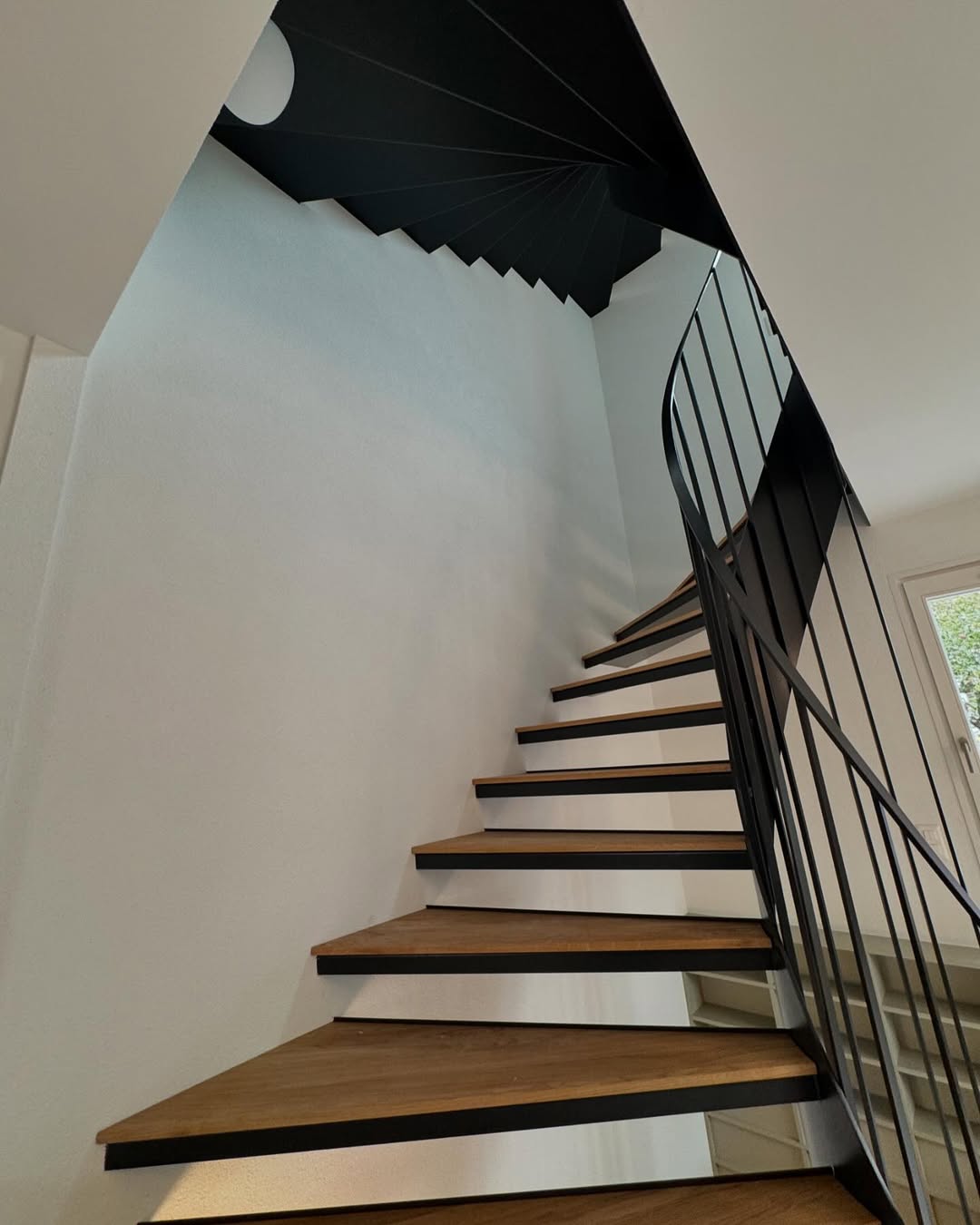 Cage d'escalier — après